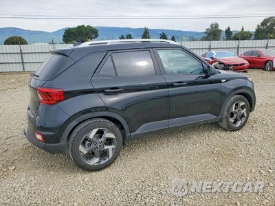 Trzecie zdjęcie samochodu z tyłu: 2022 HYUNDAI VENUE SEL VIN:KMHRC8A3XNU171906 - miniatura