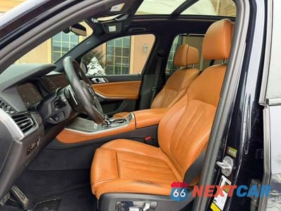 Zdjęcie 8 z 13 samochodu: 2019 BMW X5 XDRIVE50I VIN:5UXJU2C53KLN64706 - miniatura