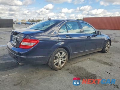 Trzecie zdjęcie samochodu z tyłu: 2011 MERCEDES-BENZ C 300 4MATIC VIN:WDDGF8BB3BR139523 - miniatura