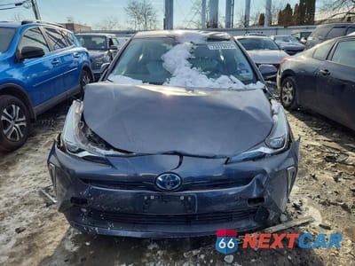 Piąte zdjęcie samochodu w środku: 2019 TOYOTA PRIUS XLE AWD-E VIN:JTDL9RFU9K3012683 - miniatura