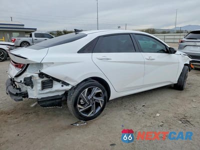 Trzecie zdjęcie samochodu z tyłu: 2025 HYUNDAI ELANTRA SEL SPORT VIN:KMHLM4DG1SU907959 - miniatura