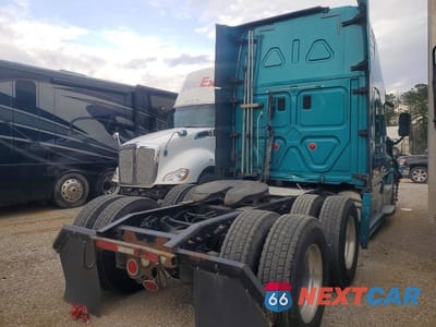 Czwarte zdjęcie samochodu z boku: 2016 FREIGHTLINER CASCADIA 125 SEMI TRUCK VIN:3AKJGLD54GSGS2004 - miniatura