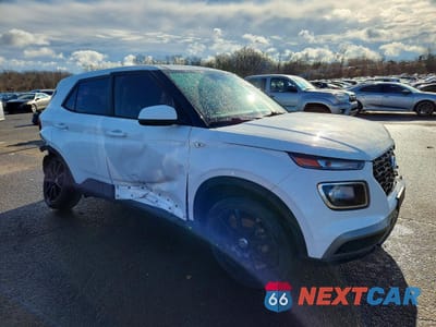 Czwarte zdjęcie samochodu z boku: 2023 HYUNDAI VENUE SE VIN:KMHRB8A38PU234748 - miniatura