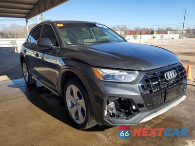 Czwarte zdjęcie samochodu z boku: 2021 AUDI Q5 PREMIUM PLUS VIN:WA1BAAFY4M2010205 - miniatura