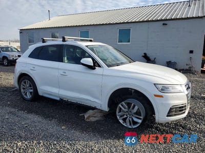 Czwarte zdjęcie samochodu z boku: 2020 AUDI Q5 PREMIUM VIN:WA1ANAFY4L2035488 - miniatura