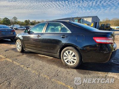 Trzecie zdjęcie samochodu z tyłu: 2010 TOYOTA CAMRY BASE VIN:4T1BF3EK1AU538103 - miniatura
