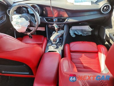 Zdjęcie 8 z 13 samochodu: 2022 ALFA ROMEO GIULIA VIN:ZARFANAN1N7656727 - miniatura