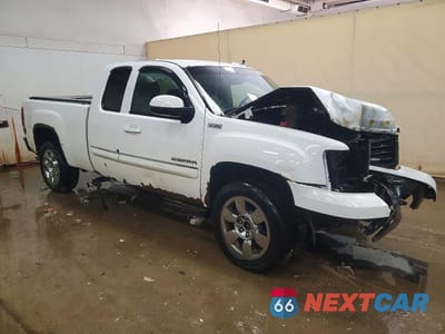 Czwarte zdjęcie samochodu z boku: 2011 GMC SIERRA K1500 SLE VIN:1GTR2VE32BZ305631 - miniatura