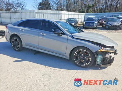 Czwarte zdjęcie samochodu z boku: 2022 KIA K5 VIN:5XXG64J29NG083213 - miniatura