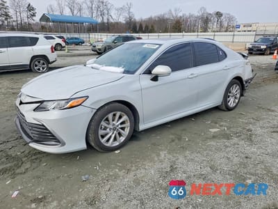 2024 TOYOTA CAMRY LE 4T1R11AK7RU251349 - główne zdjęcie licytacji z USA - miniatura