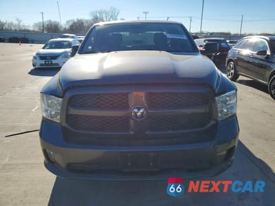 Piąte zdjęcie samochodu w środku: 2017 RAM 1500 ST VIN:1C6RR6FG5HS535854 - miniatura