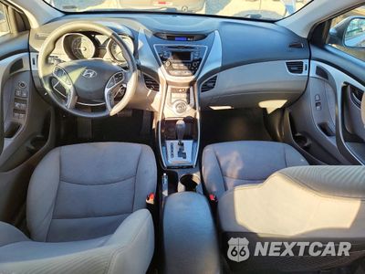 Zdjęcie 8 z 12 samochodu: 2013 HYUNDAI ELANTRA GLS VIN:KMHDH4AE9DU758103 - miniatura