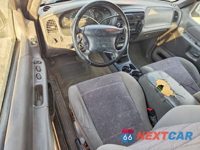 Zdjęcie 8 z 11 samochodu: 1999 FORD EXPLORER VIN:1FMYU24E8XUB41907 - miniatura
