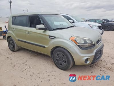 Czwarte zdjęcie samochodu z boku: 2013 KIA SOUL VIN:KNDJT2A55D7574883 - miniatura