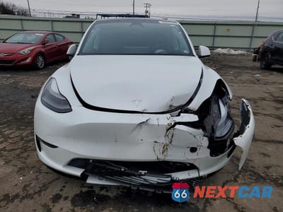 Piąte zdjęcie samochodu w środku: 2023 TESLA MODEL Y VIN:7SAYGDEE8PF686801 - miniatura