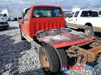 Trzecie zdjęcie samochodu z tyłu: 1999 GMC SIERRA C3500 HEAVY DUTY VIN:1GDKC34F5XF050881 - miniatura