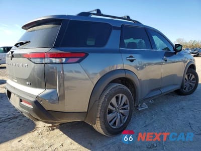 Trzecie zdjęcie samochodu z tyłu: 2023 NISSAN PATHFINDER SV VIN:5N1DR3BA2PC260130 - miniatura