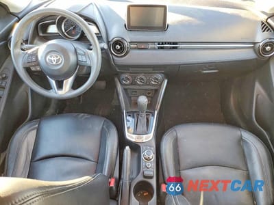 Zdjęcie 8 z 12 samochodu: 2017 TOYOTA YARIS IA VIN:3MYDLBYV1HY164199 - miniatura