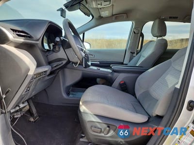 Zdjęcie 7 z 14 samochodu: 2024 TOYOTA SIENNA LE VIN:5TDKSKFC1RS112848 - miniatura