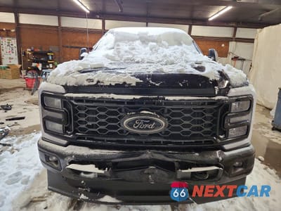 Piąte zdjęcie samochodu w środku: 2025 FORD F250 SUPER DUTY VIN:1FT8W2BT8SEC13563 - miniatura