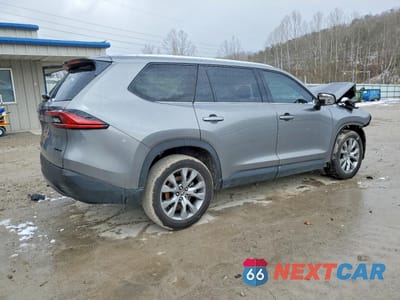 Trzecie zdjęcie samochodu z tyłu: 2025 TOYOTA GRAND HIGHLANDER LE VIN:5TDAAAB52SS071832 - miniatura