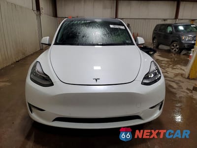 Piąte zdjęcie samochodu w środku: 2022 TESLA MODEL Y VIN:7SAYGDEE4NF330360 - miniatura