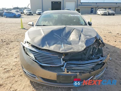Piąte zdjęcie samochodu w środku: 2015 LINCOLN MKZ VIN:3LN6L2GK8FR624976 - miniatura