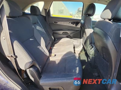 Zdjęcie 11 z 13 samochodu: 2016 KIA SORENTO LX V6 VIN:5XYPG4A58GG103991 - miniatura