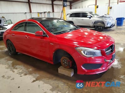 Czwarte zdjęcie samochodu z boku: 2015 MERCEDES-BENZ CLA 250 VIN:WDDSJ4EB4FN181127 - miniatura