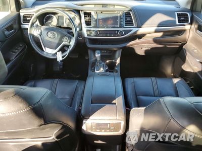 Zdjęcie 8 z 16 samochodu: 2018 TOYOTA HIGHLANDER SE VIN:5TDKZRFH8JS531400 - miniatura
