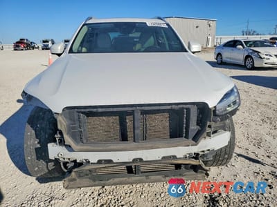 Piąte zdjęcie samochodu w środku: 2019 VOLVO XC90 T6 MOMENTUM VIN:YV4A22PK3K1419083 - miniatura