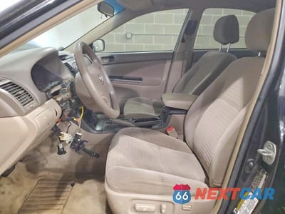 Zdjęcie 7 z 12 samochodu: 2005 TOYOTA CAMRY LE VIN:4T1BE32K55U047823 - miniatura