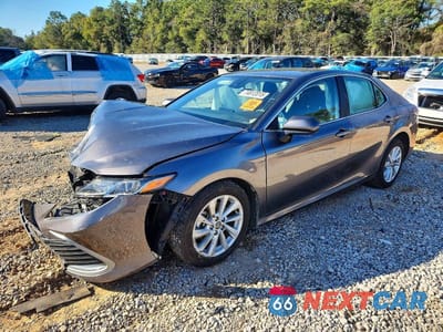 2024 TOYOTA CAMRY LE 4T1C11AK6RU203296 - główne zdjęcie licytacji z USA - miniatura