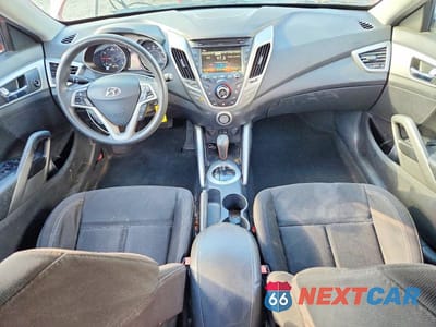 Zdjęcie 8 z 13 samochodu: 2013 HYUNDAI VELOSTER VIN:KMHTC6AD7DU154532 - miniatura