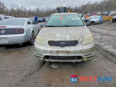 Piąte zdjęcie samochodu w środku: 2004 TOYOTA COROLLA MATRIX XR VIN:2T1KR32E94C200086 - miniatura