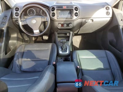 Zdjęcie 8 z 11 samochodu: 2010 VOLKSWAGEN TIGUAN SE VIN:WVGBV7AX9AW521775 - miniatura