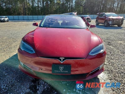 Piąte zdjęcie samochodu w środku: 2018 TESLA MODEL S VIN:5YJSA1E28JF262437 - miniatura