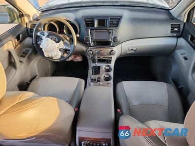 Zdjęcie 8 z 12 samochodu: 2013 TOYOTA HIGHLANDER HYBRID VIN:JTEBC3EH8D2016078 - miniatura