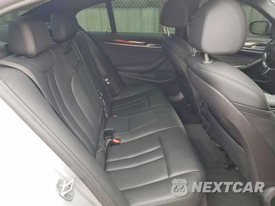 Zdjęcie 10 z 12 samochodu: 2019 BMW 530E VIN:WBAJA9C5XKB398545 - miniatura