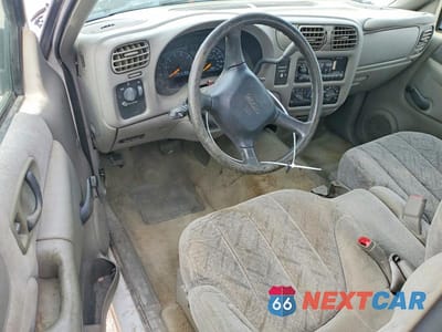 Zdjęcie 8 z 12 samochodu: 2000 GMC SONOMA VIN:1GTCS1951Y8224225 - miniatura