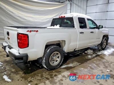 Trzecie zdjęcie samochodu z tyłu: 2018 CHEVROLET SILVERADO K1500 VIN:1GCVKNEC7JZ318212 - miniatura