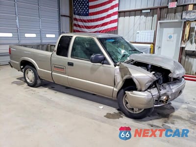 Czwarte zdjęcie samochodu z boku: 2002 GMC SONOMA VIN:1GTCS195228130359 - miniatura