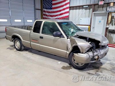 Czwarte zdjęcie samochodu z boku: 2002 GMC SONOMA VIN:1GTCS195228130359 - miniatura