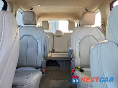 Zdjęcie 10 z 12 samochodu: 2020 CHRYSLER PACIFICA TOURING L VIN:2C4RC1BG5LR115735 - miniatura