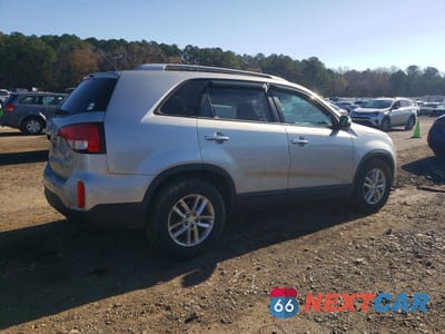 Trzecie zdjęcie samochodu z tyłu: 2015 KIA SORENTO LX VIN:5XYKTCA62FG566264 - miniatura
