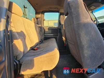 Zdjęcie 10 z 12 samochodu: 2001 CHEVROLET SILVERADO K2500 HEAVY DUTY VIN:1GCHK29U81E240593 - miniatura
