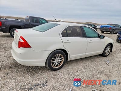 Trzecie zdjęcie samochodu z tyłu: 2012 FORD FUSION S VIN:3FAHP0GA8CR333747 - miniatura