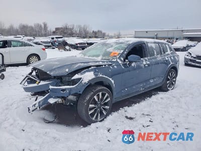 2022 VOLVO V60 CROSS COUNTRY T5 MOMENTUM YV4102WK7N1088245 - główne zdjęcie licytacji z USA - miniatura