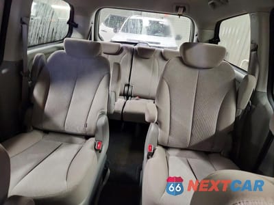 Zdjęcie 10 z 14 samochodu: 2010 KIA SEDONA LX VIN:KNDMG4C32A6336015 - miniatura