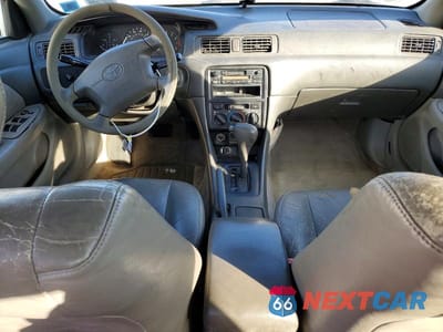 Zdjęcie 8 z 12 samochodu: 1998 TOYOTA CAMRY VIN:4T1BG28K8WU376965 - miniatura